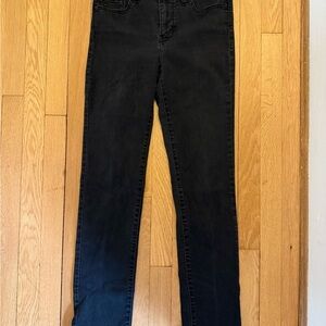 Black Skinny Jeans with Sleek Fit